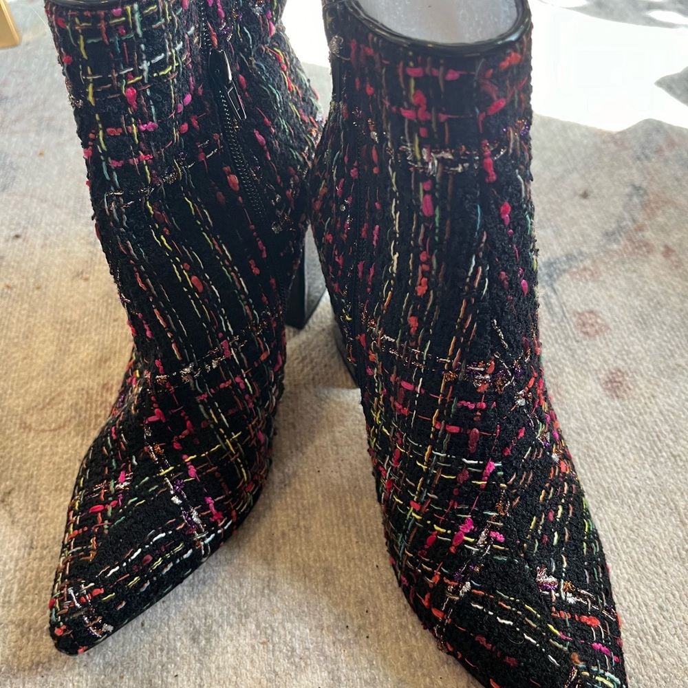 Betsy johnson multicolored tweed booties.patent heels.